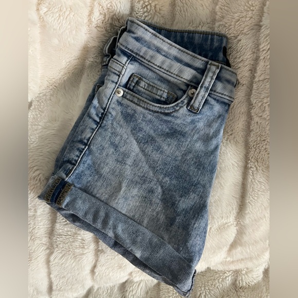 Forever 21 Kids Blue Denim Shorts - Picture 3 of 4